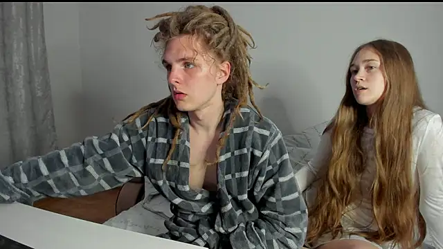 SurfSexCouple1 online show from 05.15.26