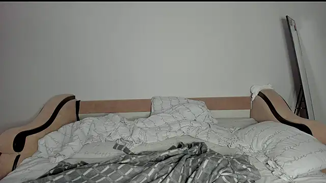 SurfSexCouple1 online show from 05.17.26