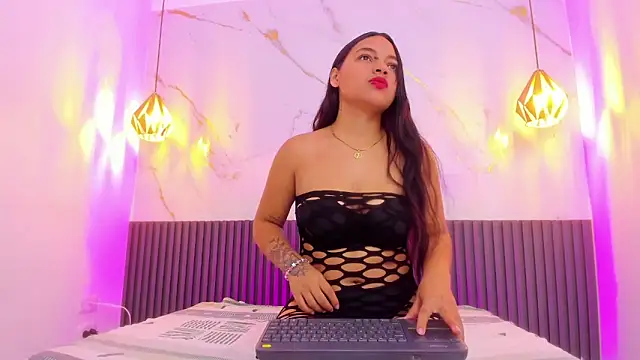 Samantha Lopez  online show from 04.27.26