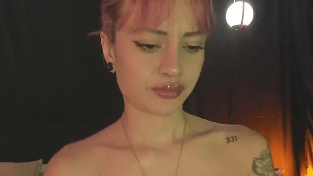 Miiaa Stonee online show from 04.23.26