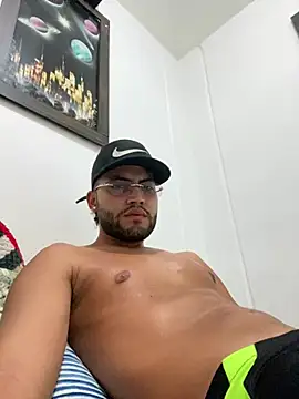 Snapshot of Kenay69 chatting on 04.12.26 Kenay69 online show from 04.12.26