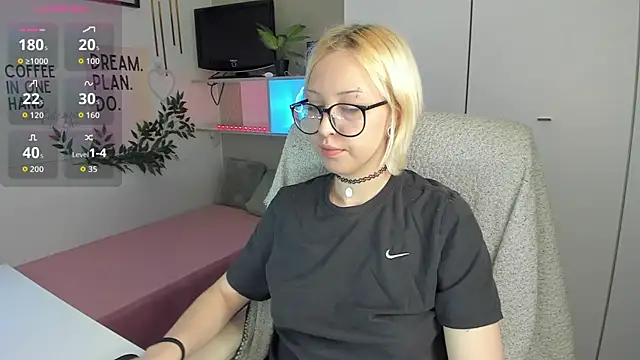 Snapshot of Neko_Sora chatting on 05.14.26 Neko Sora online show from 05.14.26