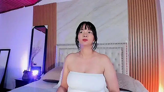 Snapshot of cami_merlano chatting on 04.28.26 cami merlano online show from 04.28.26