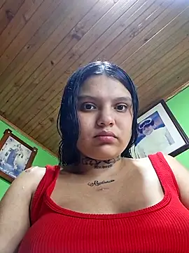 Snapshot of nika_1327 chatting on 06.05.26 nika 1327 online show from 06.05.26