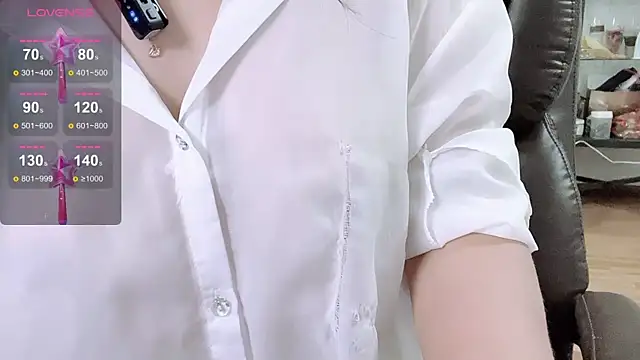 Snapshot of yi-xing chatting on 05.25.26 yi-xing online show from 05.25.26
