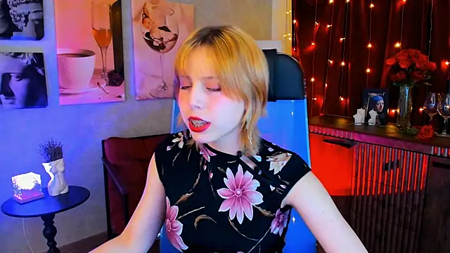 VivienneHebert online show from 04.20.26