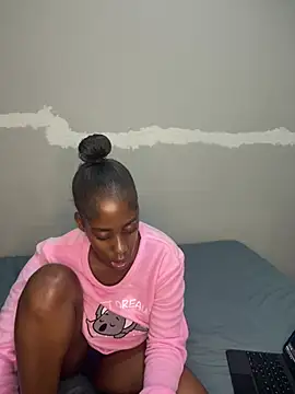 petite bee online show from 04.22.26