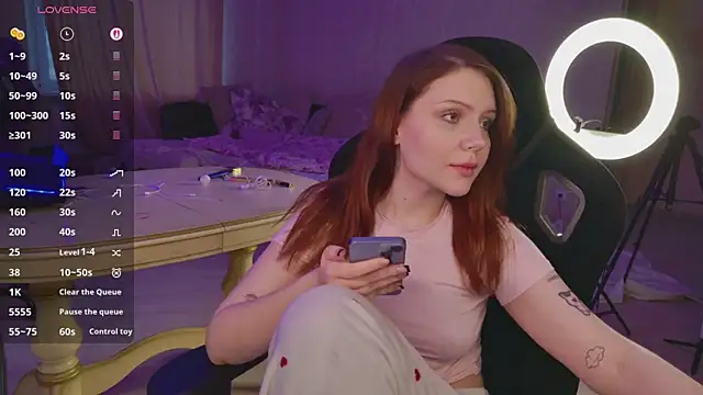 YouHoldMee online show from 05.02.26