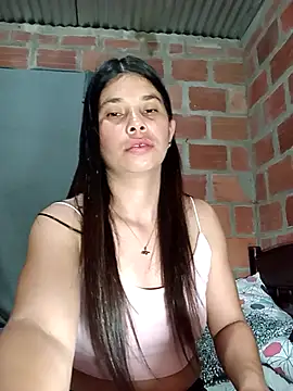 Snapshot of Sexy-Violet-20 chatting on 05.06.26 Sexy-Violet-20 online show from 05.06.26