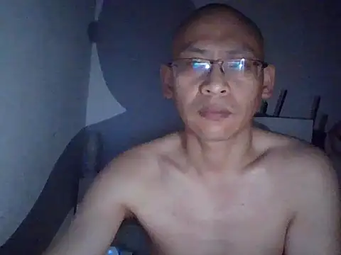 Snapshot of benly118 chatting on 04.15.26 benly118 online show from 04.15.26