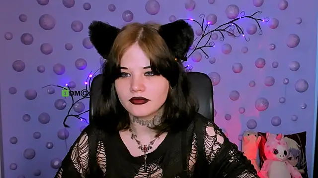 nikki kiss  online show from 05.28.26