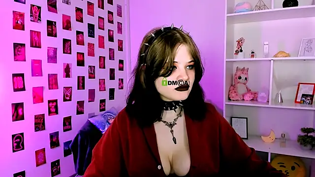nikki kiss  online show from 07.29.26