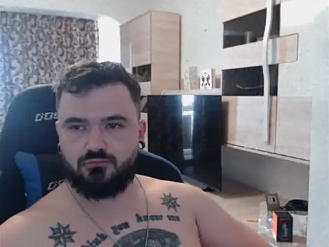 Snapshot of RelentlessNoir chatting on 04.13.26 RelentlessNoir online show from 04.13.26