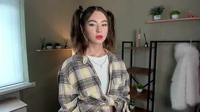 Peaches Peaches online show from 04.17.26