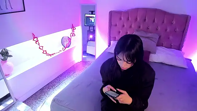 Snapshot of Antonella_Bratzz4 chatting on 04.28.26 Antonella Bratzz4 online show from 04.28.26