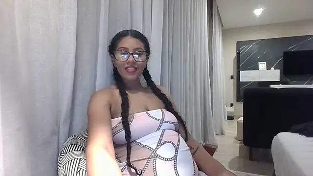 Snapshot of Arabigoddess chatting on 05.16.26 Arabigoddess online show from 05.16.26