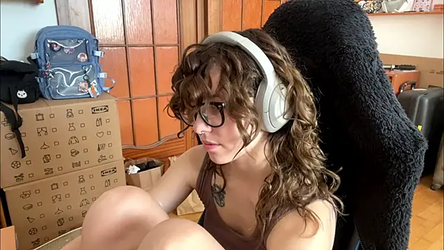 PillowPeachX online show from 05.03.26