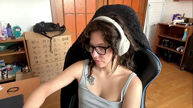PillowPeachX online show from 05.30.26