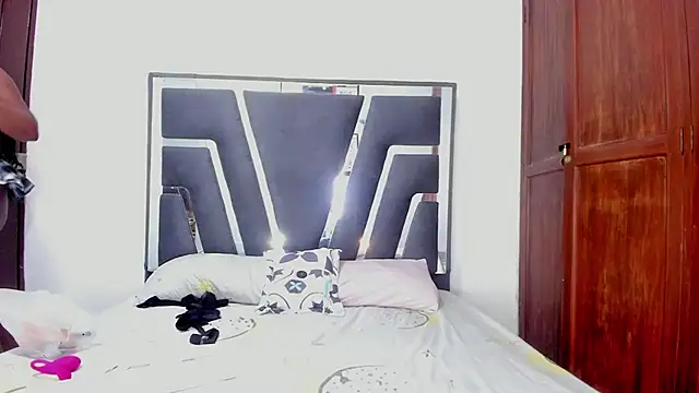 Miarussel2  online show from 04.21.26