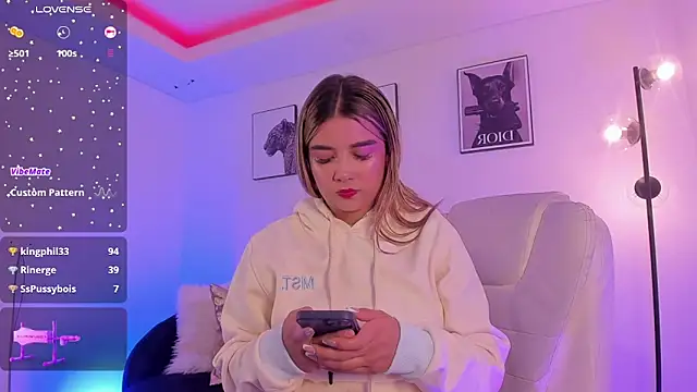 cristaljohnson1 online show from 04.21.26