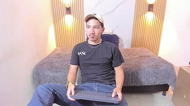 Iam OttoAndrew online show from 05.01.26