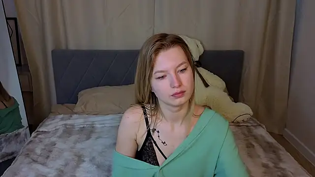 Lisa Hummi online show from 04.16.26