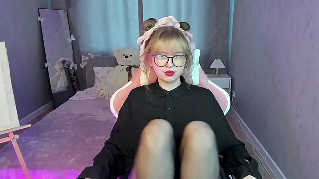 Helen Carson online show from 04.21.26