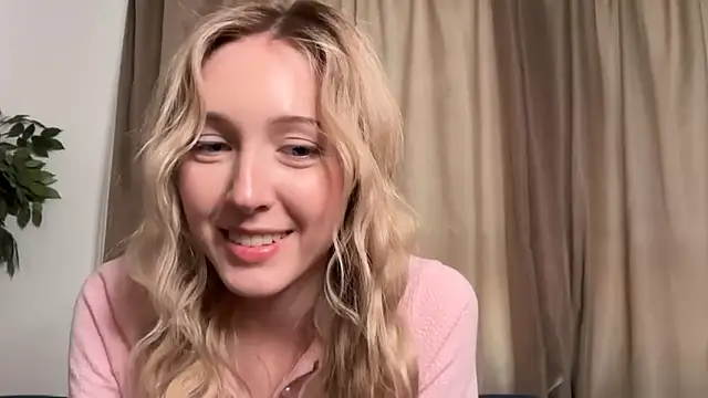 Snapshot of Kattie_Petite chatting on 04.25.26 Kattie Petite online show from 04.25.26