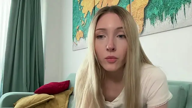 Snapshot of Kattie_Petite chatting on 05.22.26 Kattie Petite online show from 05.22.26