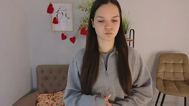 Sophie Jackiz online show from 04.24.26