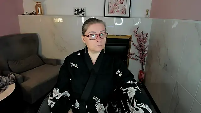 Alexandra Kind online show from 04.17.26