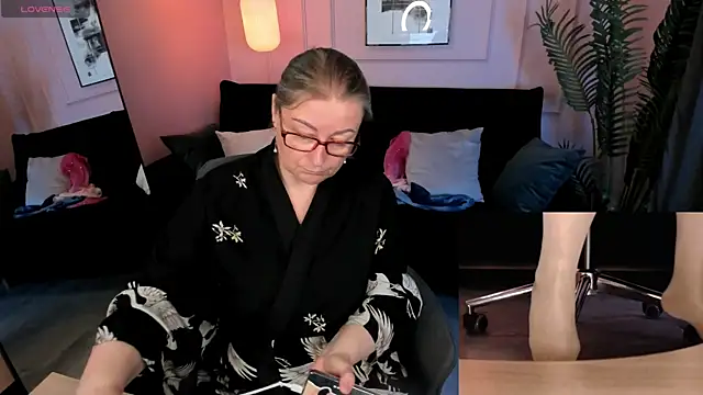 Snapshot of Alexandra_Kind chatting on 06.03.26 Alexandra Kind online show from 06.03.26