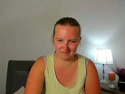 Snapshot of RoseTeacherX chatting on 05.08.26 RoseTeacherX online show from 05.08.26