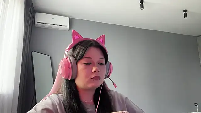 Alinalovelove online show from 04.16.26