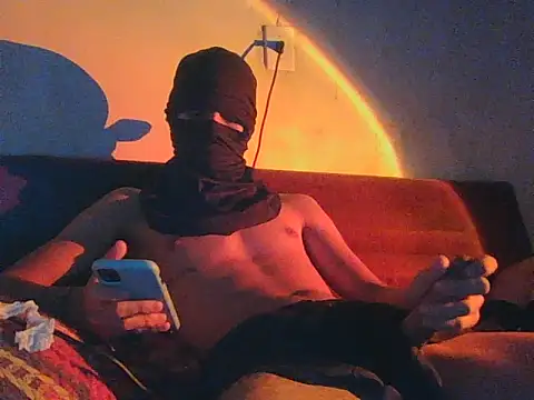 Snapshot of Kisandrel chatting on 04.19.26 Kisandrel online show from 04.19.26