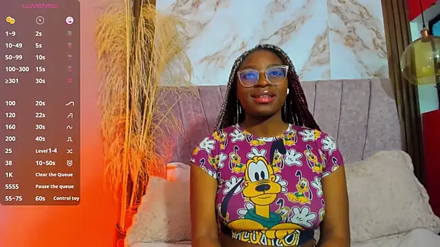 Snapshot of Candy_Williamss chatting on 05.22.26 Candy Williamss online show from 05.22.26