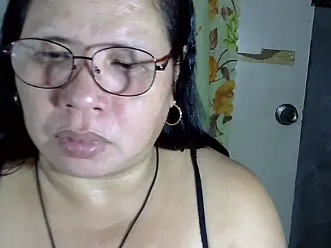 HottyCurlyPeanut online show from 04.23.26