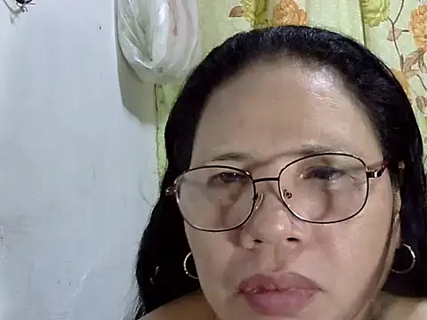 HottyCurlyPeanut online show from 04.25.26