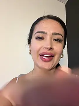 Snapshot of Sara_fun chatting on 01.30.25 Sara fun online show from 01.30.25