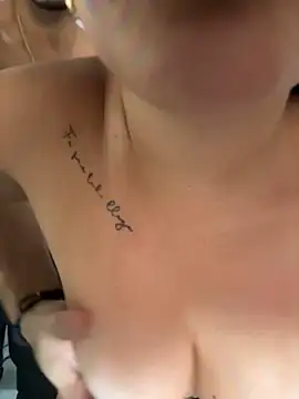 Snapshot of Sara_fun chatting on 02.27.25 Sara fun online show from 02.27.25