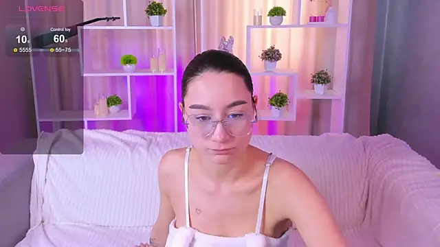 AndreaJohnsons online show from 04.27.26