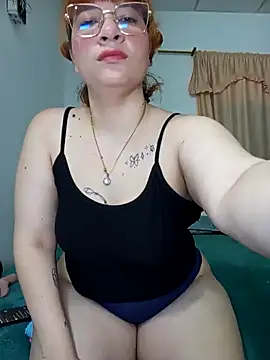 Curves Nina online show from 05.07.26