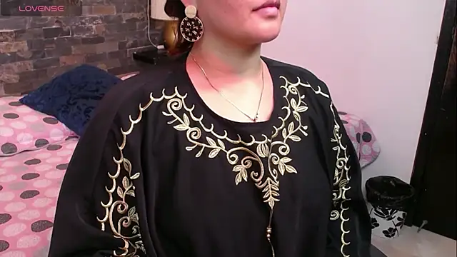 jhanvi umarani online show from 04.18.26