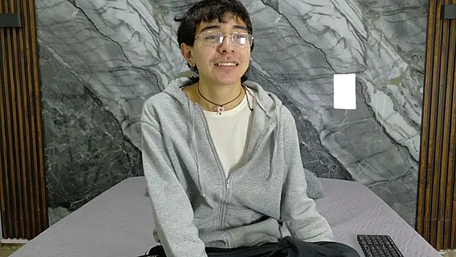 NoahWalker   online show from 05.11.26