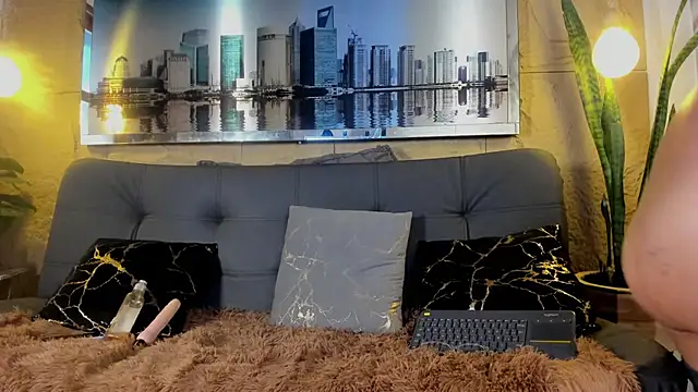 Luna  Cortez online show from 06.05.26
