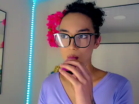 Darianna A online show from 04.17.26