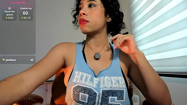 Snapshot of Laena_Castillo chatting on 04.18.26 Laena Castillo online show from 04.18.26