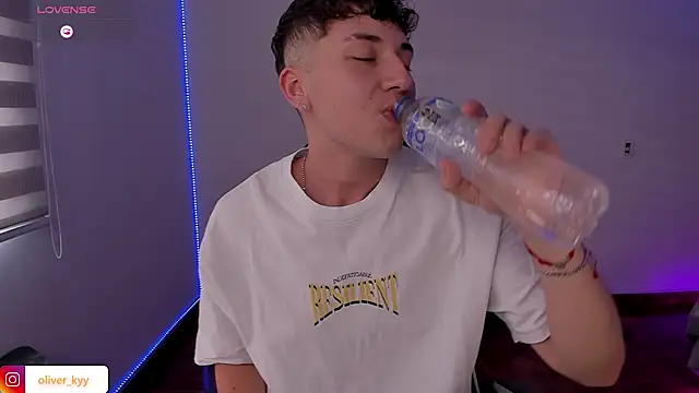 OLIVER K online show from 05.24.26