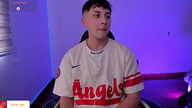 OLIVER K online show from 06.05.26
