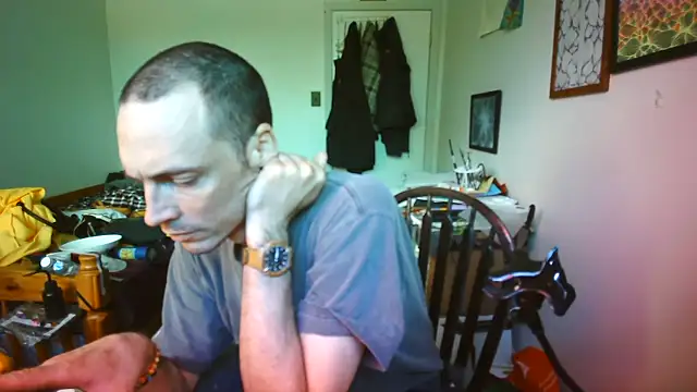 Snapshot of JohnnyMoves chatting on 06.15.26 JohnnyMoves online show from 06.15.26